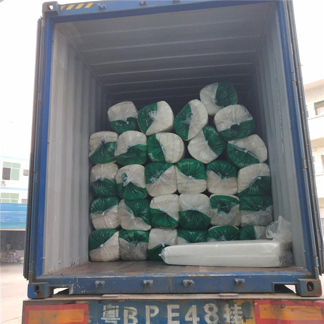 Mantas isolantes de poli&eacute;ster 008