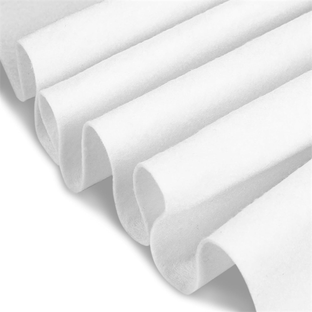 Rolo de feltro de fetos de feltro de tecido branco para artesanato para tapetes de mesa de feltro, artesanato de bricolage, costura e retalhos de retalhos 