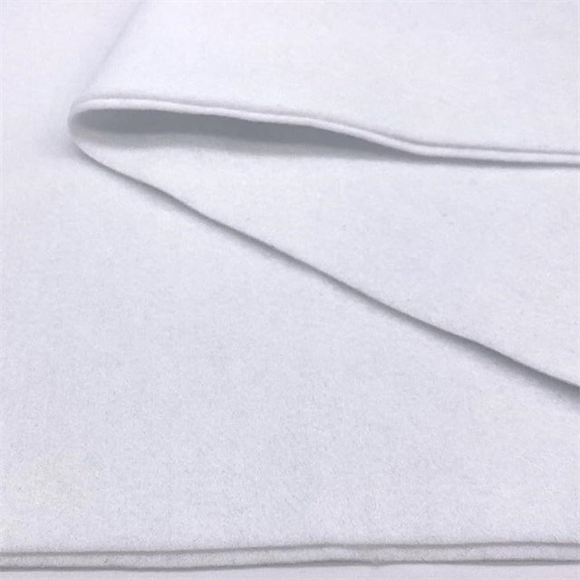 Rolo de feltro de fetos de feltro de tecido branco para artesanato para tapetes de mesa de feltro, artesanato de bricolage, costura e retalhos de retalhos 